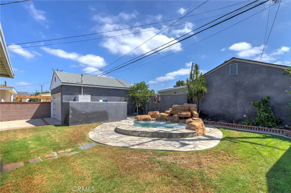 14024 Ocana Bellflower, CA 90706