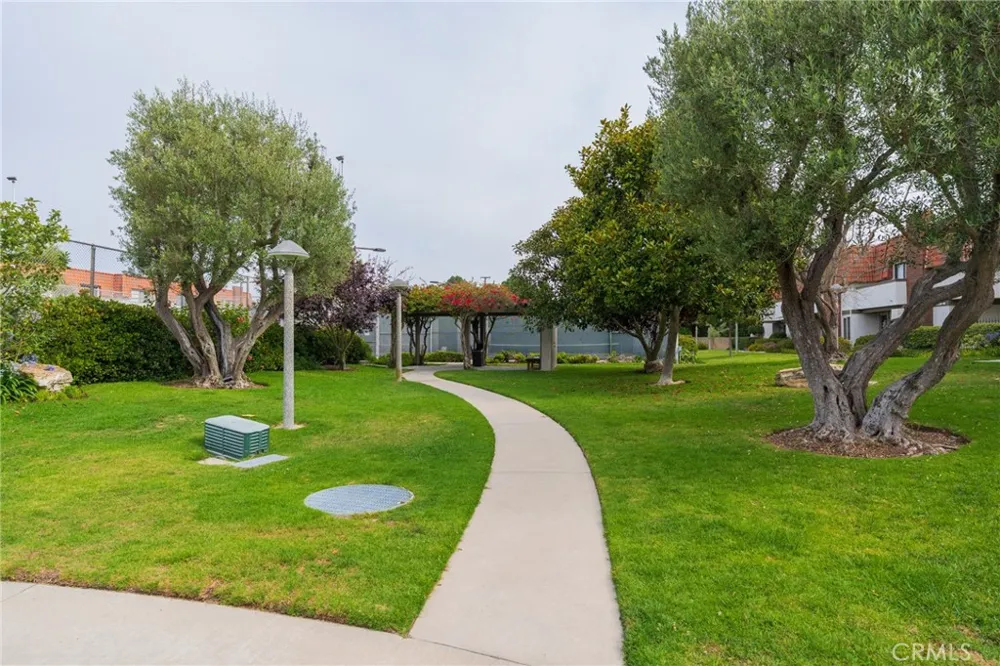 28033 Ridgebluff Court Rancho Palos Verdes, CA 90275