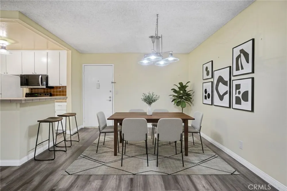 8650 Gulana Playa del Rey, CA 90293
