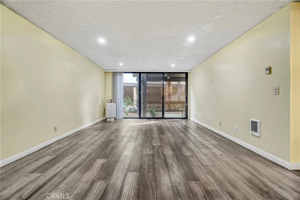 8650 Gulana Playa del Rey, CA 90293