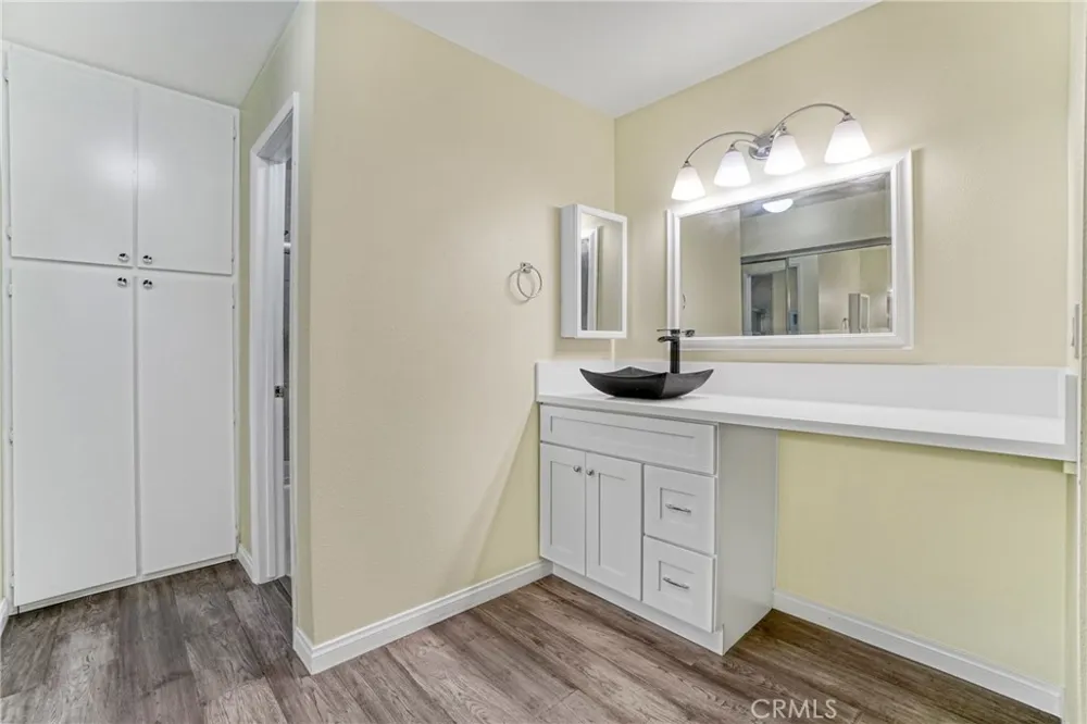 8650 Gulana Playa del Rey, CA 90293
