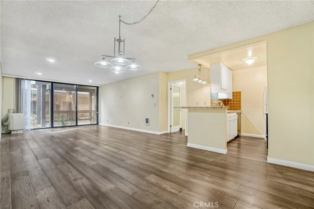 8650 Gulana Playa del Rey, CA 90293