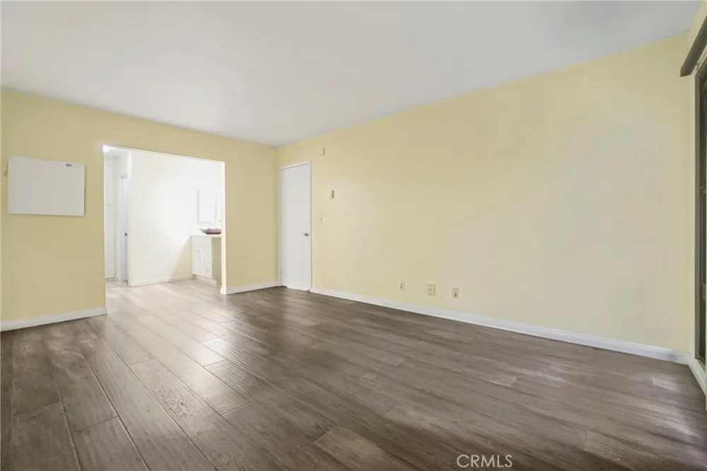 8650 Gulana Playa del Rey, CA 90293