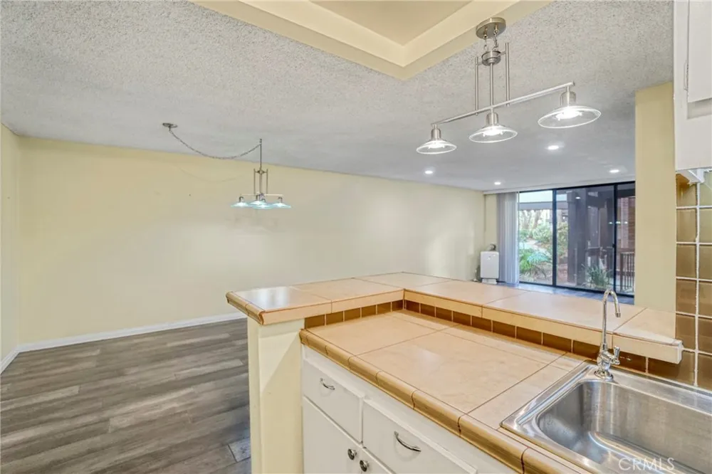 8650 Gulana Playa del Rey, CA 90293