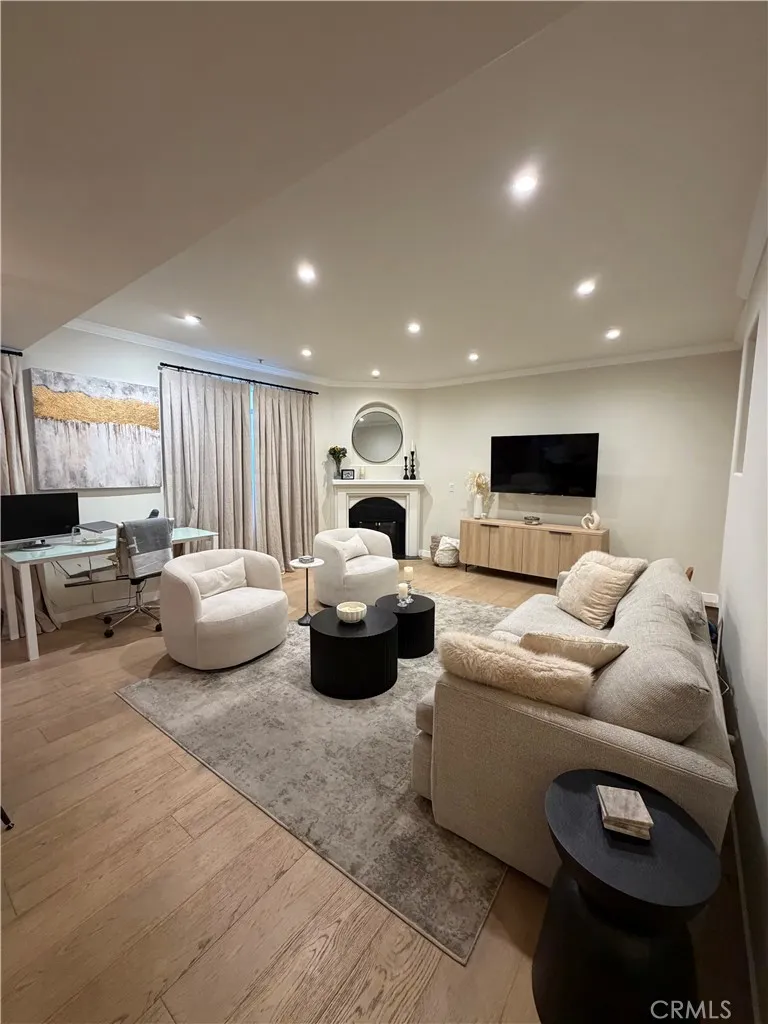 4970 Kester Avenue #10 Sherman Oaks, CA 91403