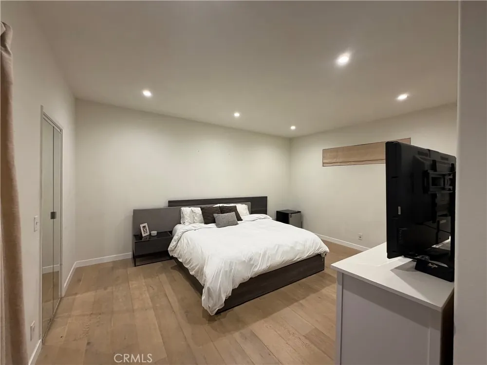 4970 Kester Avenue #10 Sherman Oaks, CA 91403