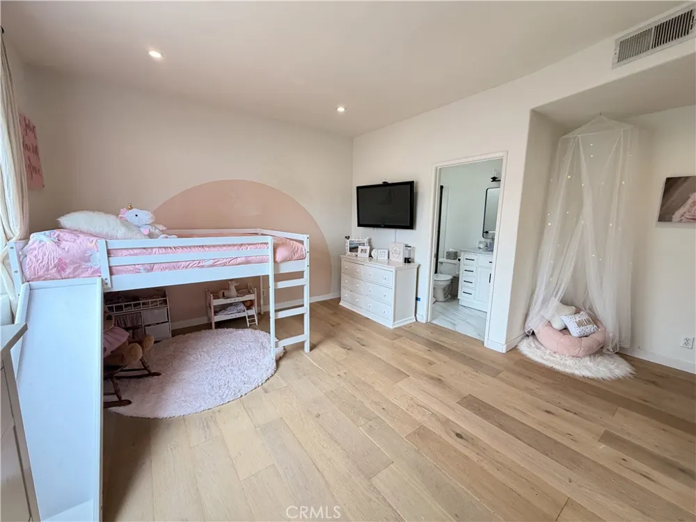 4970 Kester Avenue #10 Sherman Oaks, CA 91403