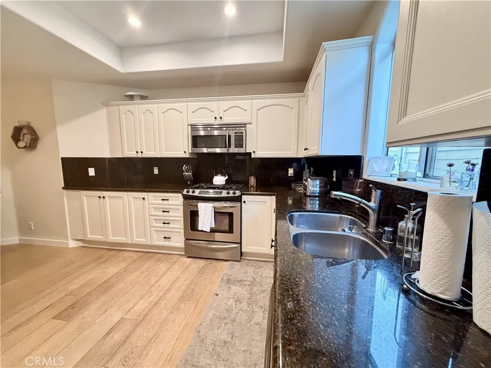 4970 Kester Avenue #10 Sherman Oaks, CA 91403