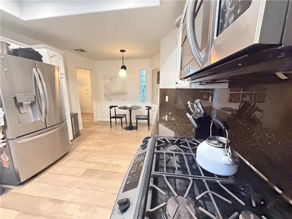 4970 Kester Avenue #10 Sherman Oaks, CA 91403