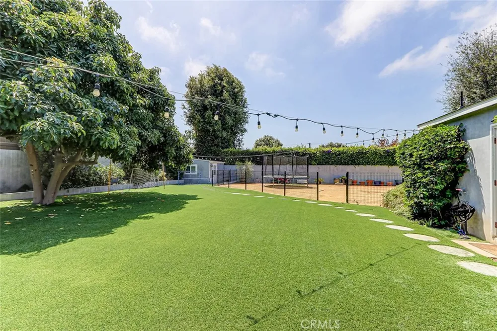 202 W Sycamore El Segundo, CA 90245