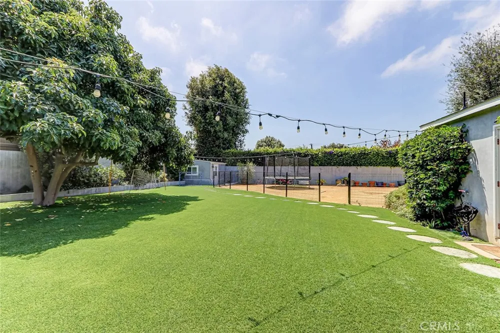 202 W Sycamore El Segundo, CA 90245