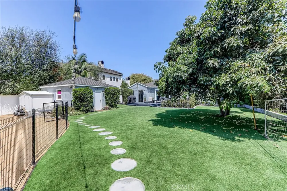 202 W Sycamore El Segundo, CA 90245