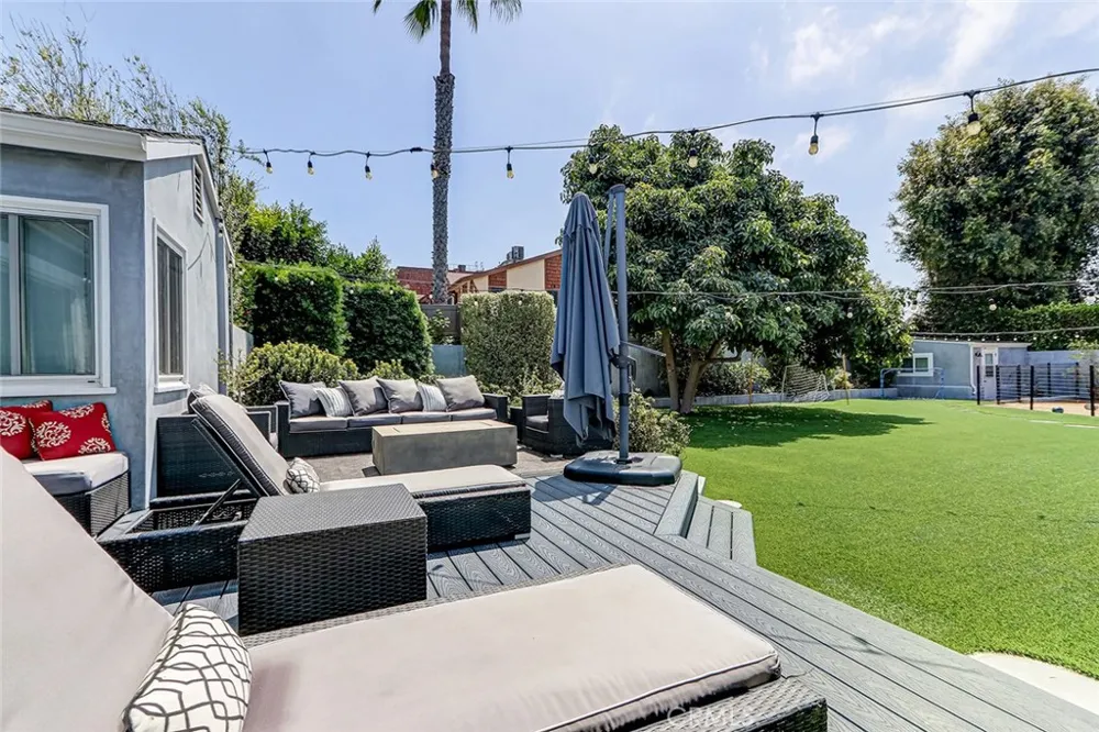 202 W Sycamore El Segundo, CA 90245