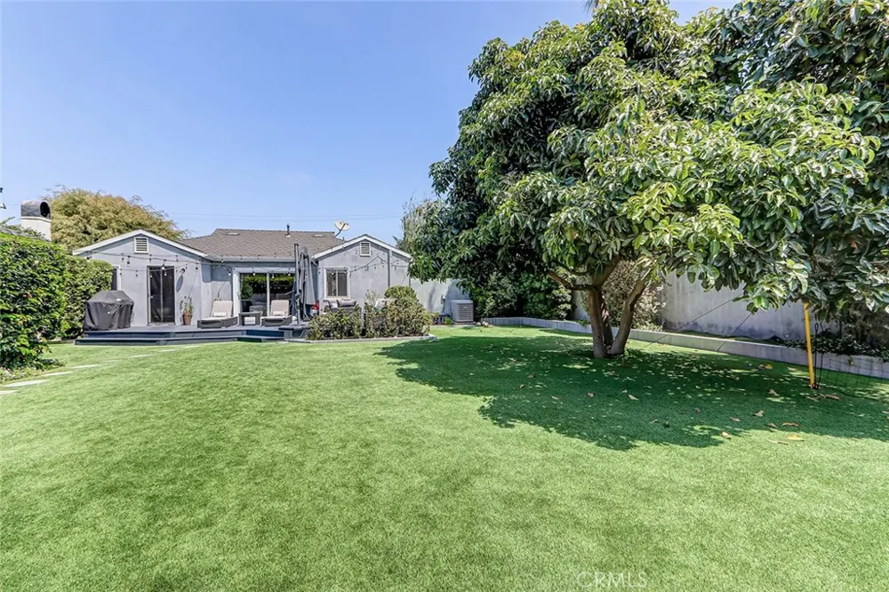 202 W Sycamore El Segundo, CA 90245