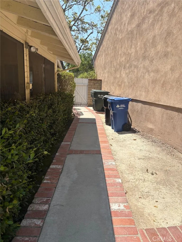 2100 Shady Brook dr Thousand Oaks, CA 91362