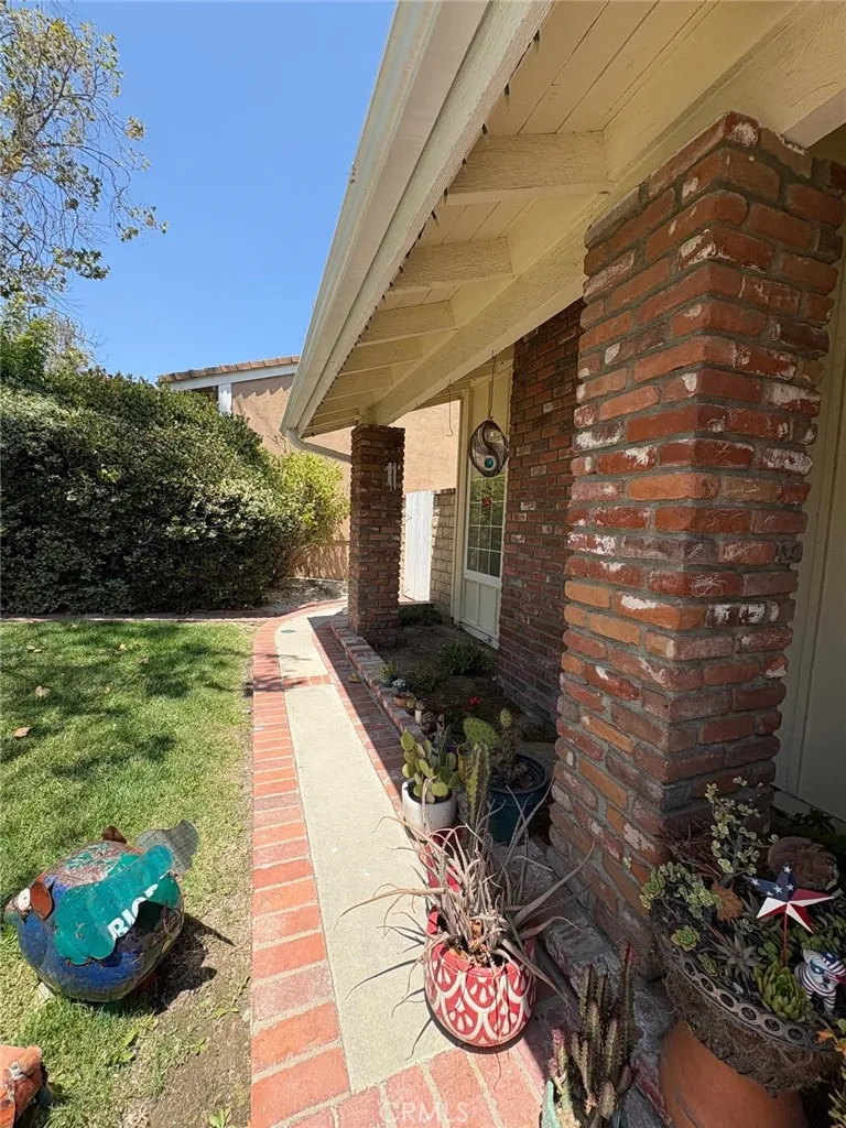 2100 Shady Brook dr Thousand Oaks, CA 91362