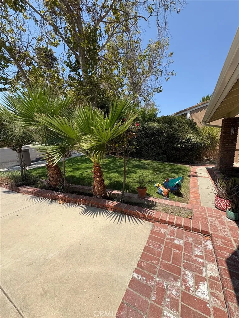 2100 Shady Brook dr Thousand Oaks, CA 91362