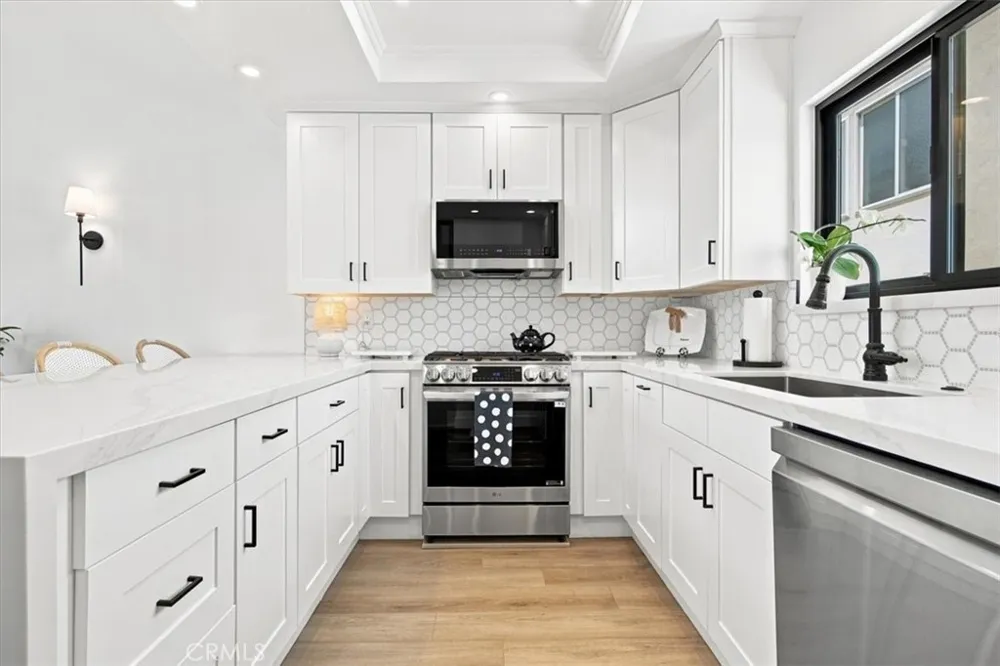 225 4th Street Hermosa Beach, CA 90254