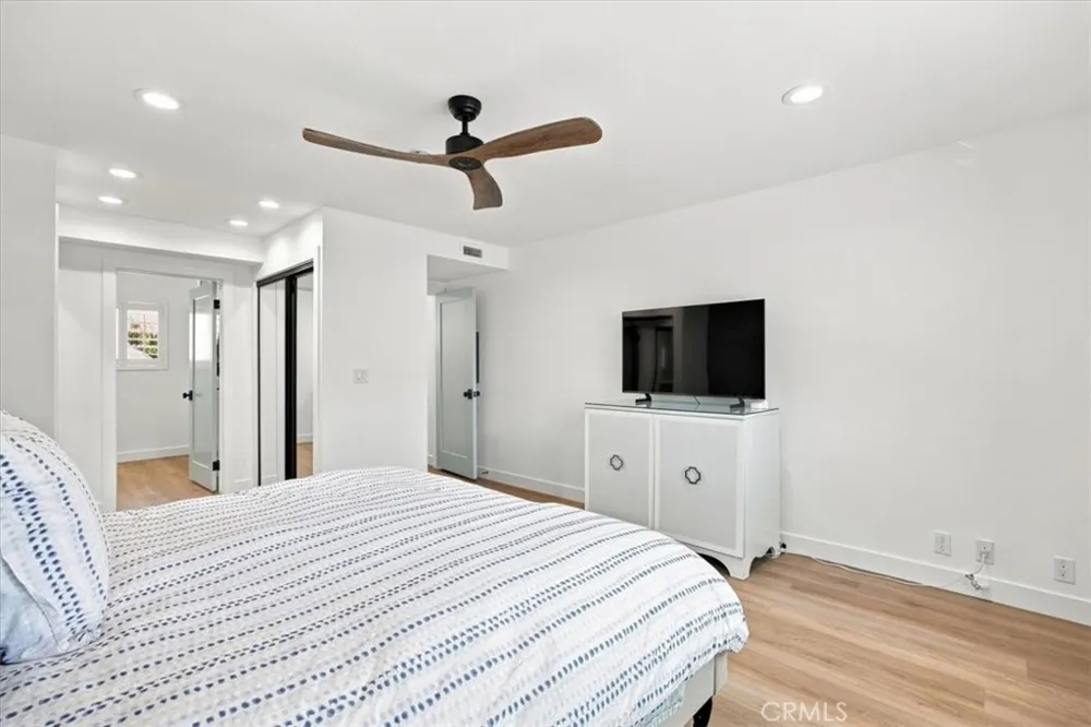 225 4th Street Hermosa Beach, CA 90254