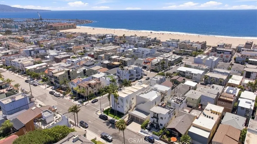 225 4th Street Hermosa Beach, CA 90254