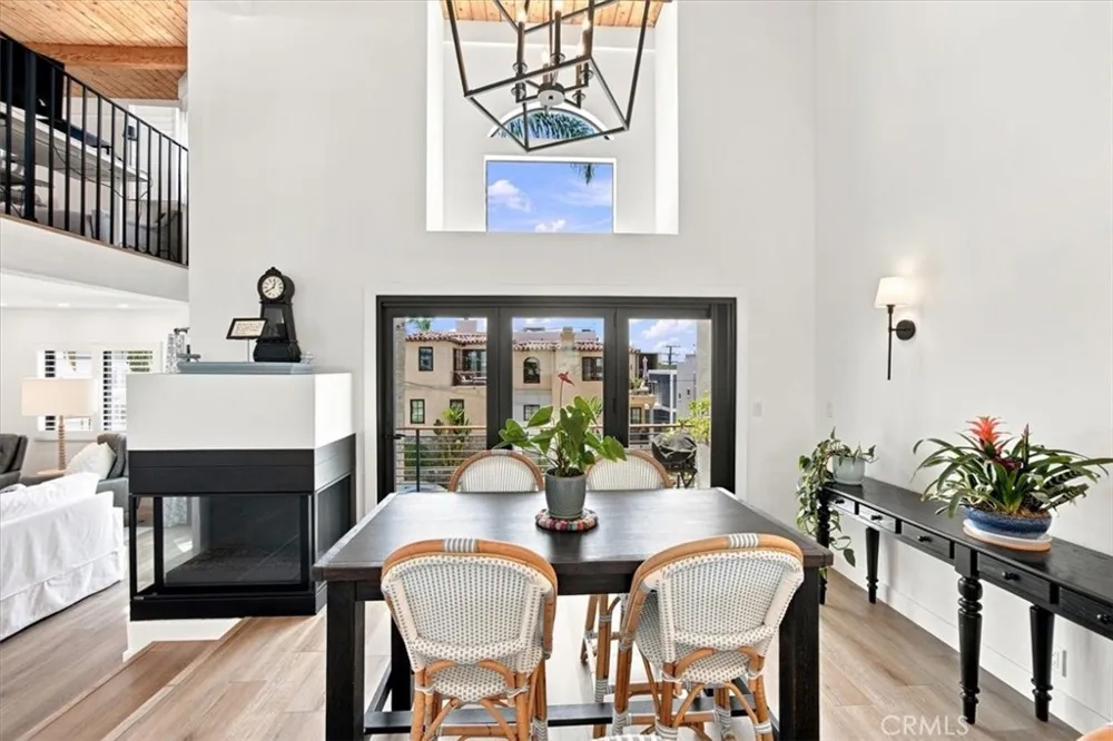 225 4th Street Hermosa Beach, CA 90254