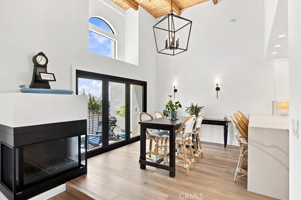 225 4th Street Hermosa Beach, CA 90254