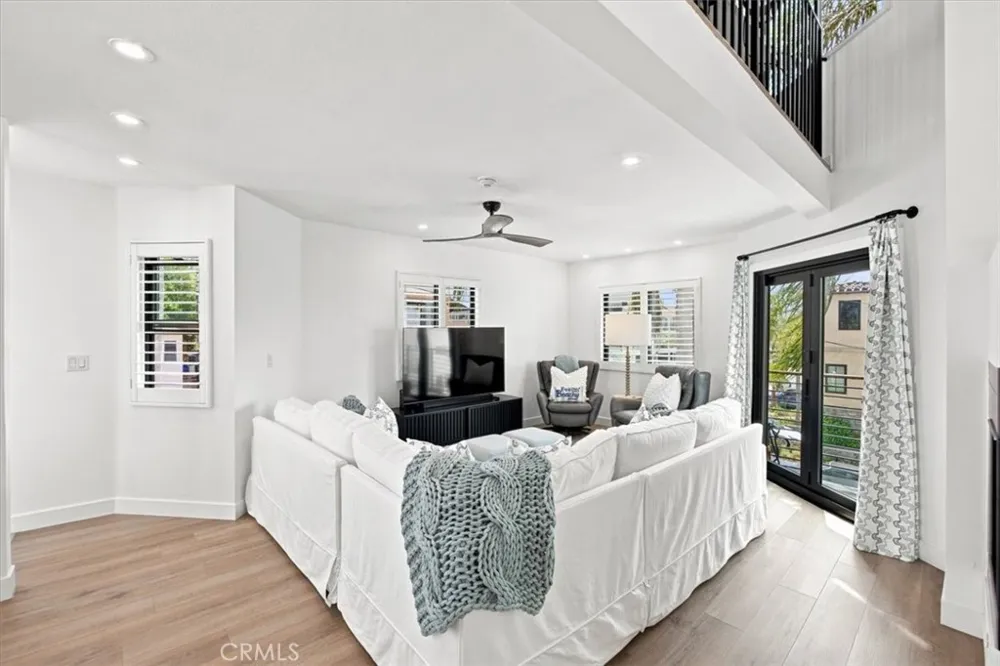 225 4th Street Hermosa Beach, CA 90254
