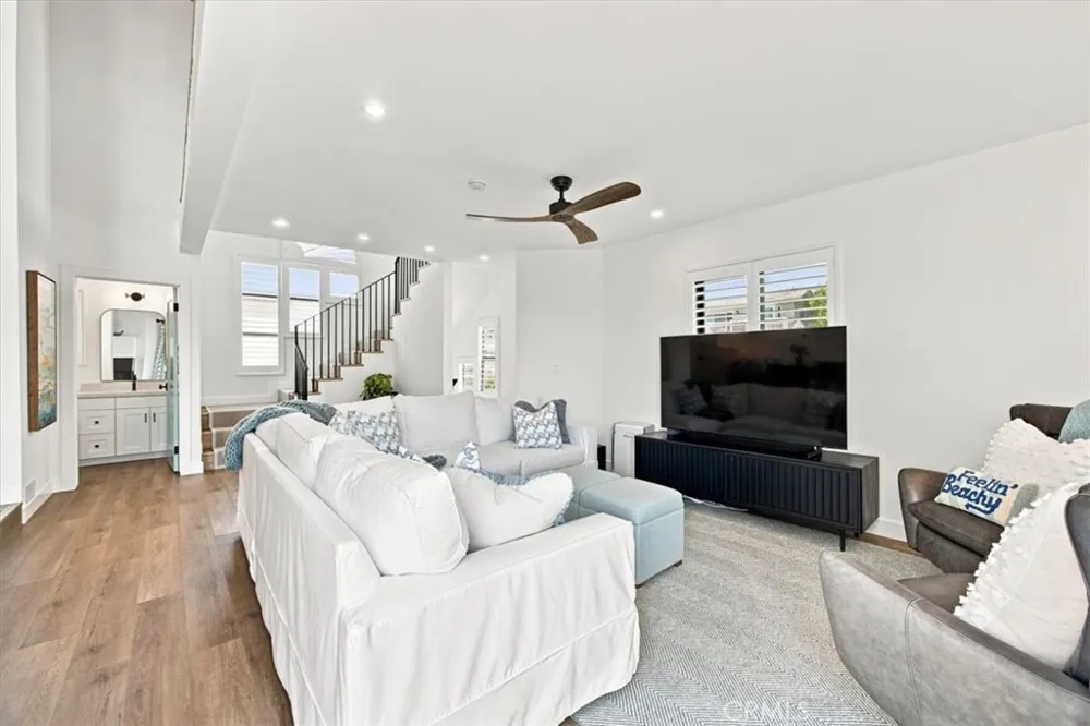 225 4th Street Hermosa Beach, CA 90254