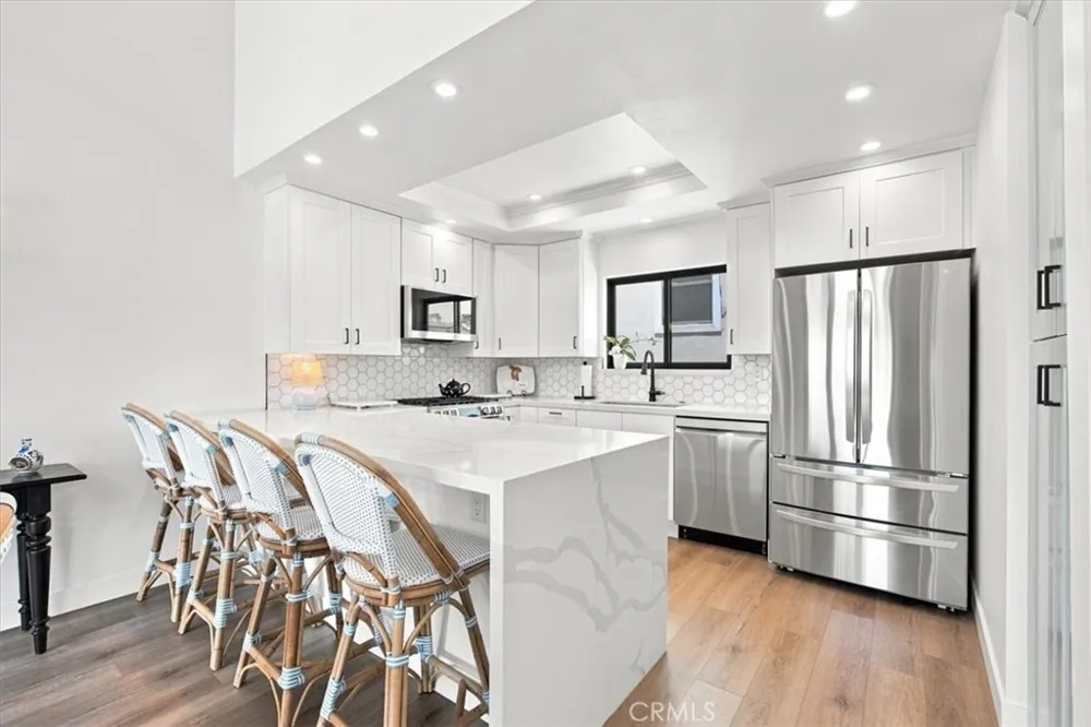 225 4th Street Hermosa Beach, CA 90254