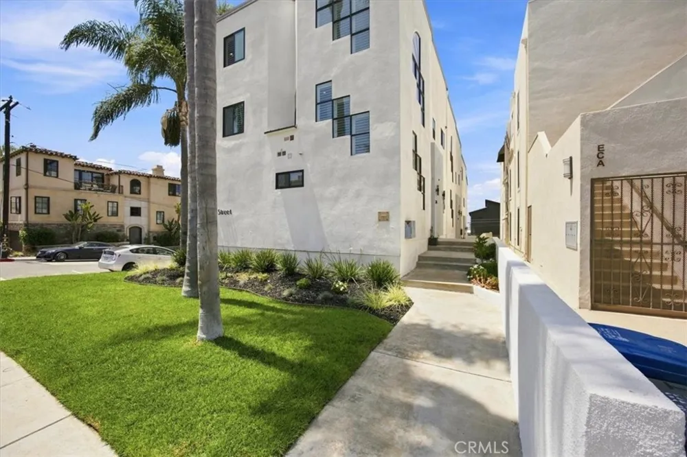 225 4th Street Hermosa Beach, CA 90254
