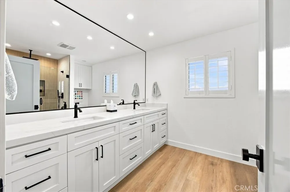 225 4th Street Hermosa Beach, CA 90254