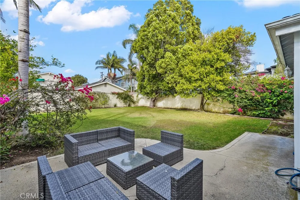 1807 10th Manhattan Beach, CA 90266