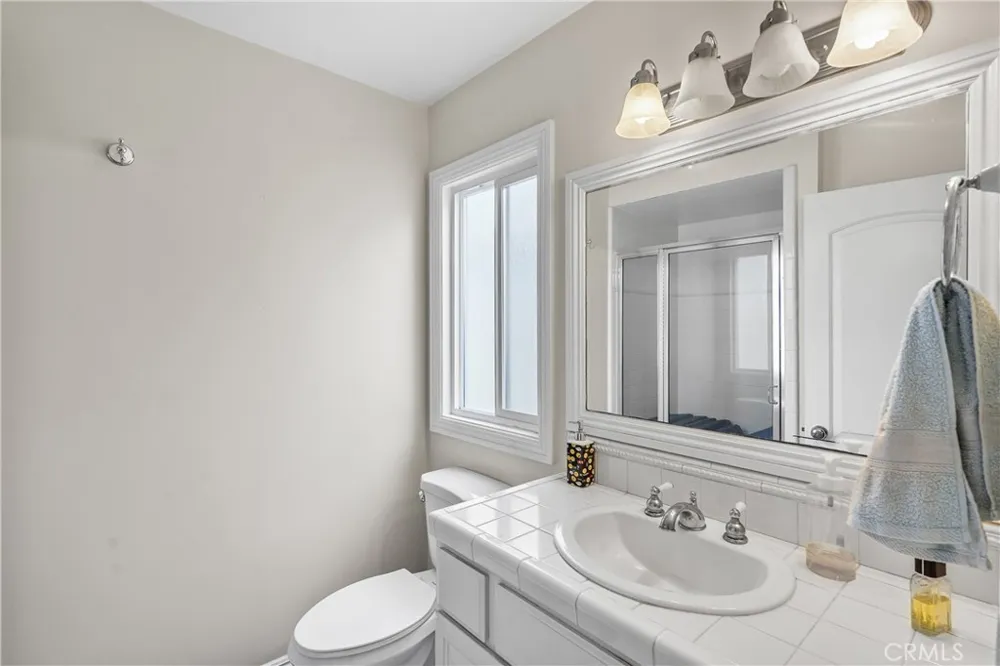 1807 10th Manhattan Beach, CA 90266