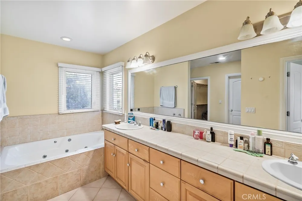 1807 10th Manhattan Beach, CA 90266