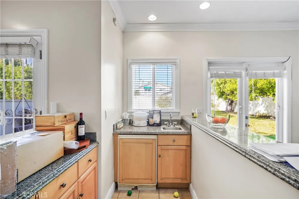 1807 10th Manhattan Beach, CA 90266