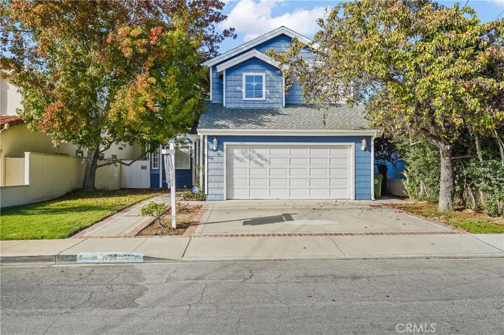 1807 10th Manhattan Beach, CA 90266
