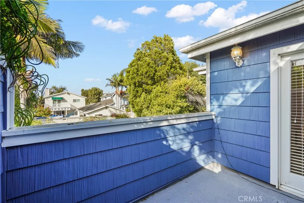 1807 10th Manhattan Beach, CA 90266