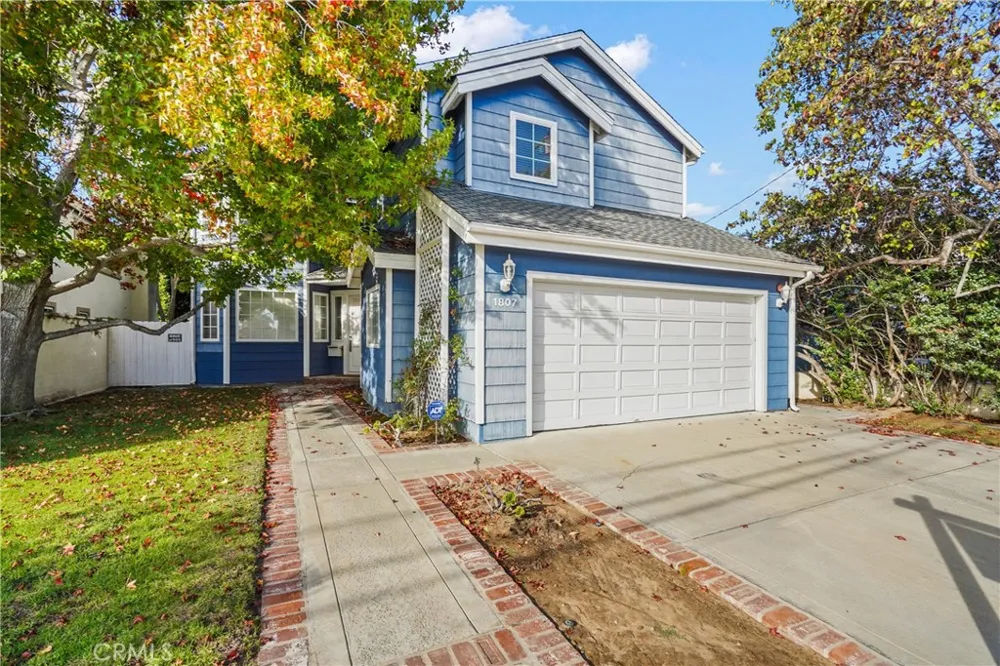 1807 10th Manhattan Beach, CA 90266