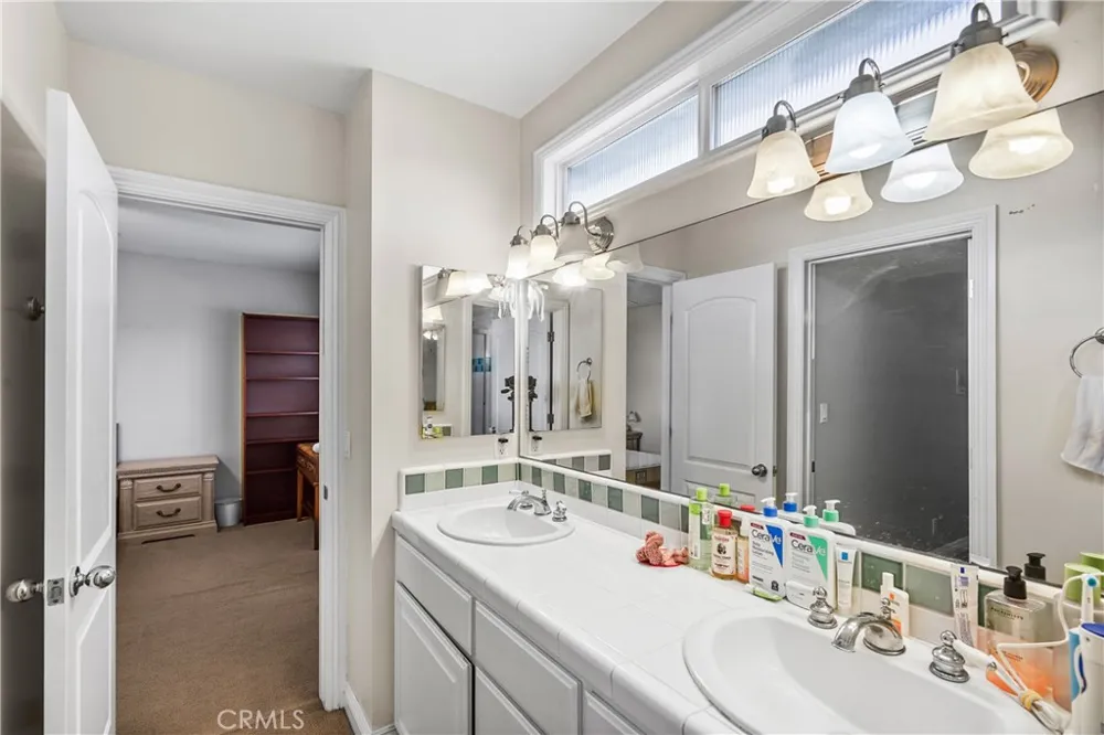 1807 10th Manhattan Beach, CA 90266