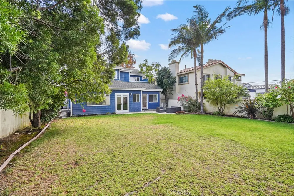1807 10th Manhattan Beach, CA 90266