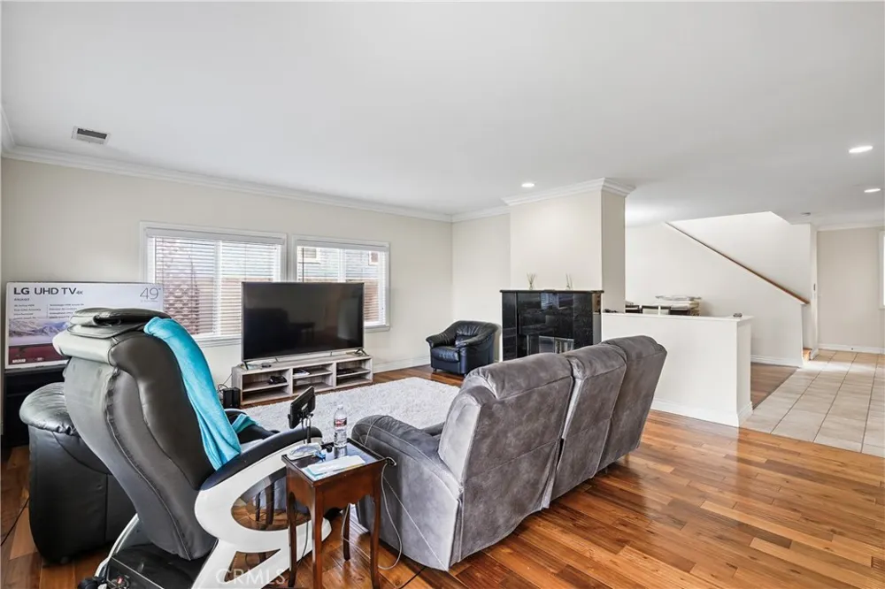 1807 10th Manhattan Beach, CA 90266