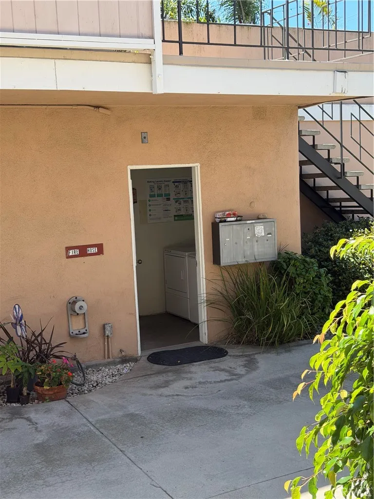224 Lomita El Segundo, CA 90245