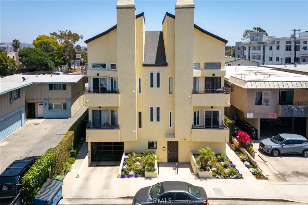 11722 Avon Way #103 Los Angeles, CA 90066