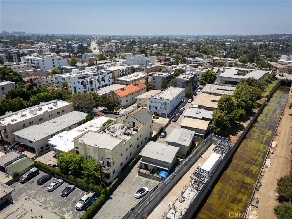11722 Avon Way #103 Los Angeles, CA 90066