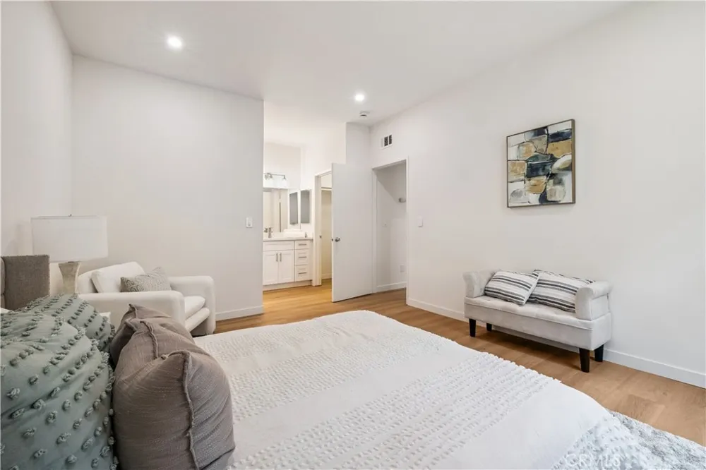11722 Avon Way #103 Los Angeles, CA 90066