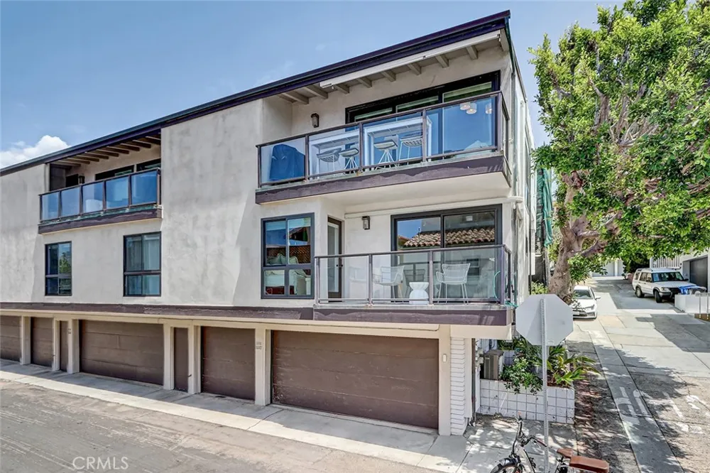 2512 Ocean Manhattan Beach, CA 90266