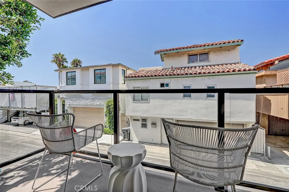 2512 Ocean Manhattan Beach, CA 90266