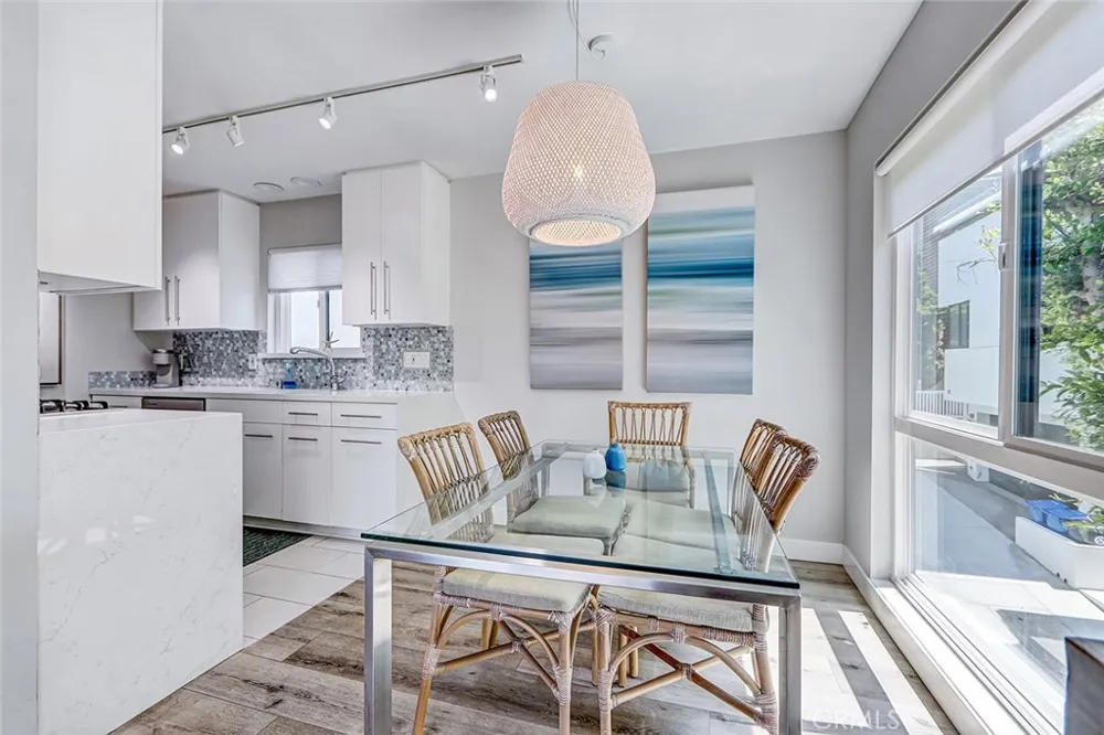 2512 Ocean Manhattan Beach, CA 90266