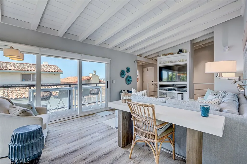 2512 Ocean Manhattan Beach, CA 90266