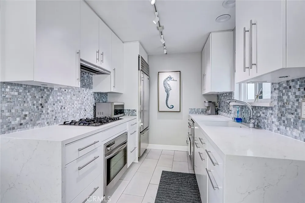 2512 Ocean Manhattan Beach, CA 90266